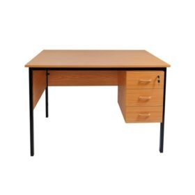 Teachers Desk 1500 3D Oak Front zwaap